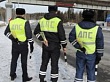 Уватские автоинспекторы на федеральной автодороге «Тюмень – Ханты-Мансийск» поздравляют автомобилисток с 8 марта на радиоволнах